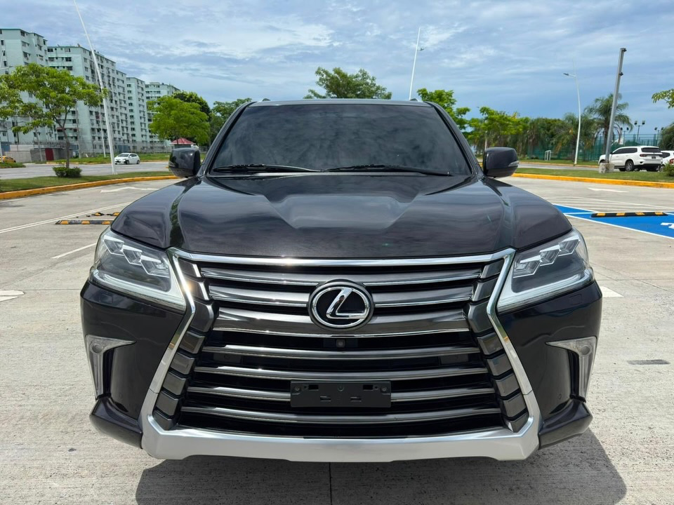 Lexus LX570